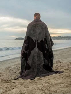 CozyChic® Classic Disney Mickey & Minnie Mouse Throw -Barefoot Dreams D103 CARBON BLACK 2