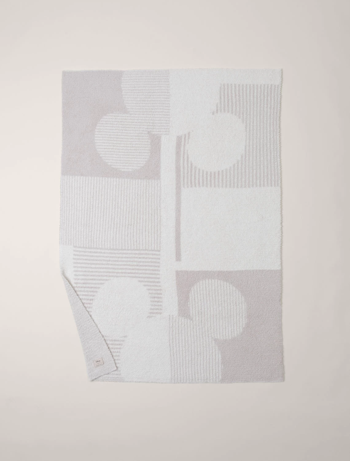 CozyChic® Disney Deco Mickey Throw 3 CozyChic® Disney Deco Mickey Throw - Image 3